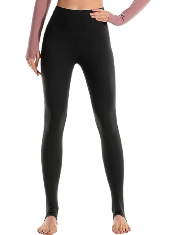 Stirrup Leggings In Black Women's Vintage-Inspired Outfit